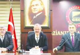 Sanayiciler tüm zorluklara rağmen  üretim ve ihracata devam ediyor