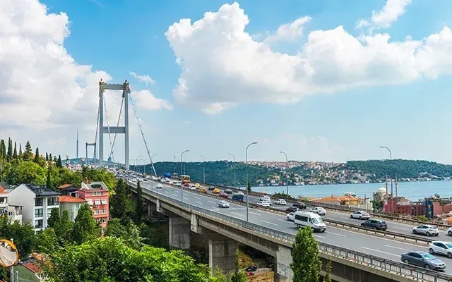 Bayramda yol ve köprülerden 12 milyondan fazla araç geçti