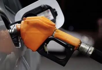 Motorinin litre fiyatına 6,58 TL'lik büyük bir zam yapıldı