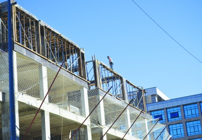 Hizmet, perakende ticaret ve inşaat sektörlerinde gerileme kaydedildi