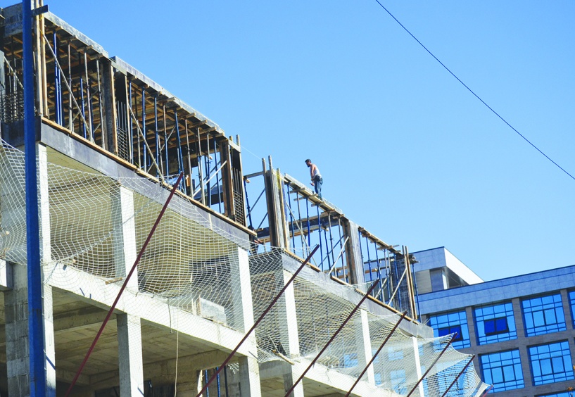 Hizmet, perakende ticaret ve inşaat sektörlerinde gerileme kaydedildi