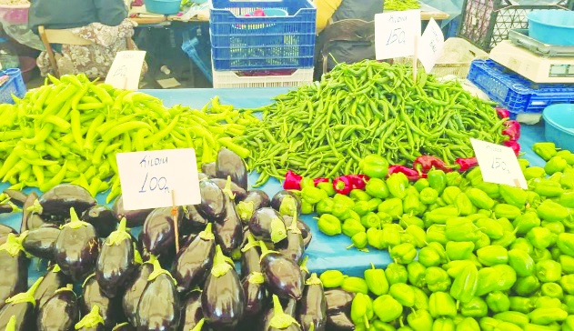 Asgari ücretli 1 kilo domates için 1 saat 15 dakika çalışıyor