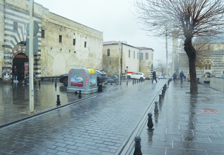 Nisan yağmurlarla başladı