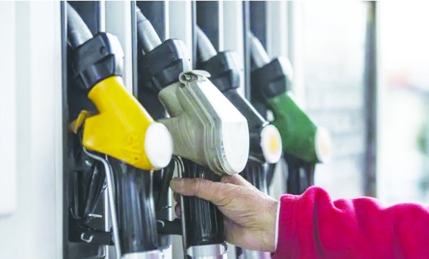 Motorin 7,65 TL, benzin 60 kuruş zamlanacak