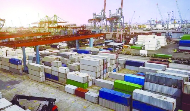 İhracatçıda güven kaybı, ithalatta fiyat artışı yaşanıyor