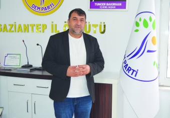 Demokratik bir şekilde halkımızla  birlikte yönetimlerimizi belirliyoruz