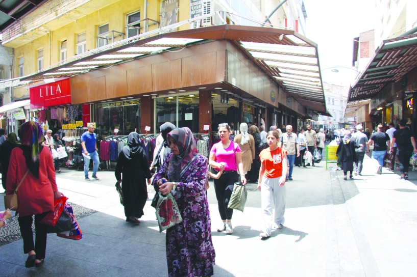 Zamlar, halkın yaşam koşullarına yönelmiş  ağır bir ekonomik müdahale haline geldi