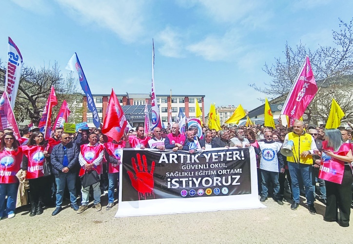 Öfke, umutsuzluk, okullarda  silah sesi olarak yankılanıyor