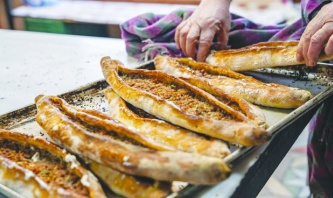 At ve eşek eti yedirmişler!