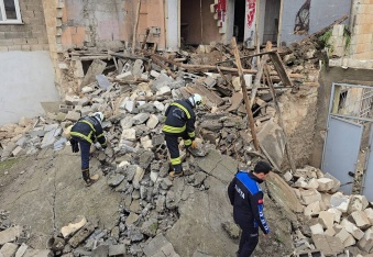 Sağanak sonrası ev çöktü