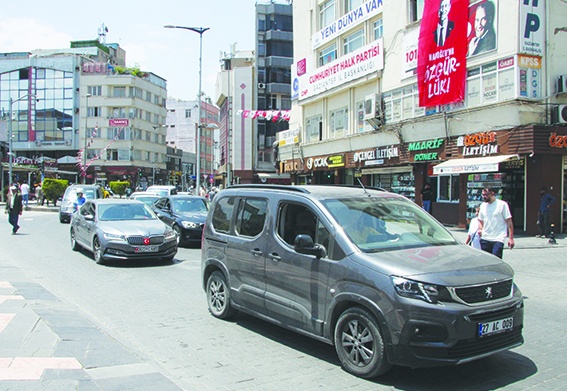 Araç sayısıyla birlikte  sorunlarda büyüyor
