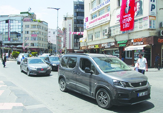 Araç sayısıyla birlikte  sorunlarda büyüyor