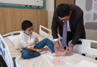 Ayak başparmağındaki ileri derecede hareket kısıtlılığı giderildi