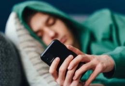 İnternet bağımlılığı arttıkça zorbalık riski yükseliyor