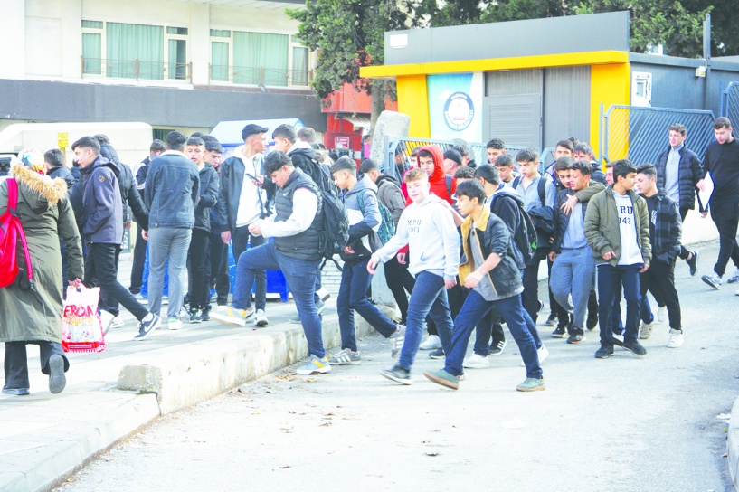 Her dört çocuktan biri derin yoksulluk  koşullarında yaşam mücadelesi veriyor