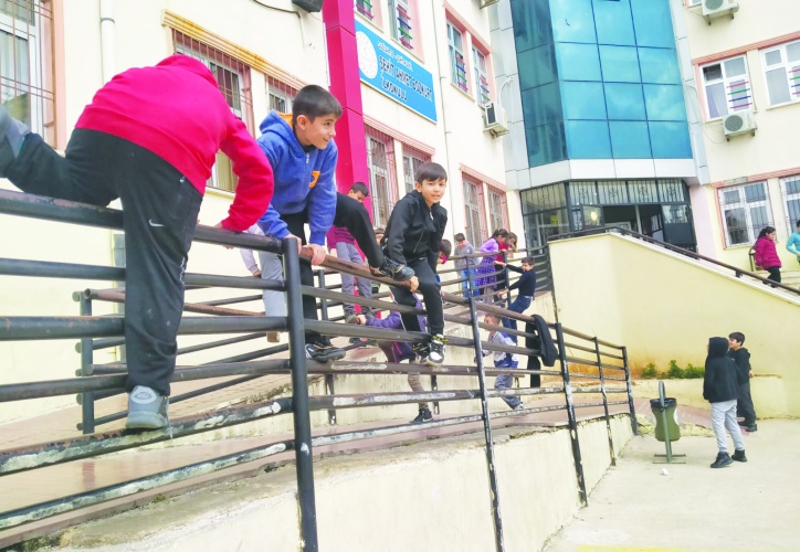 Okulların güvenliği velilerin bağışına  terkedilemeyecek kadar önemli