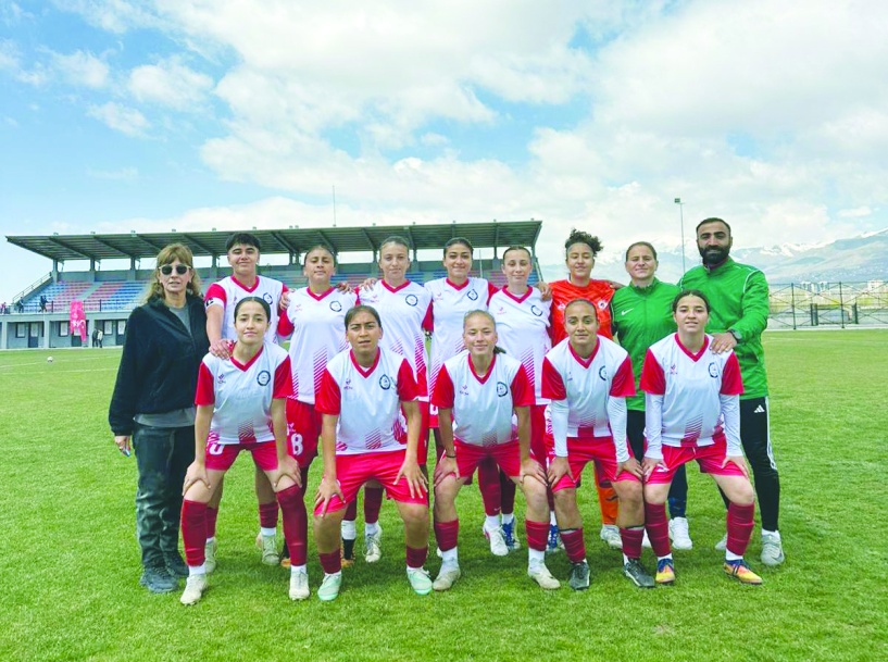 Adil Sani Konukoğlu Spor Lisesi Gençler A Kız Futbol Takımı Türkiye finallerinde