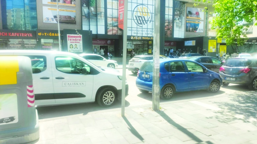 Otobüs durakları otopark oldu