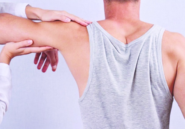 Tekrarlayan çıkık sonrası ağrı, güçsüzlük, omuzda hareket kısıtlılığı gelişebilir