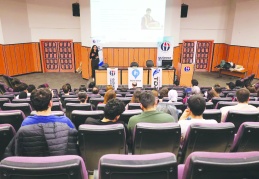 Üniversite öğrencileri toplumsal sorunlara duyarlı bireyler olarak yetişmeli