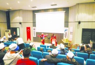 “Hepimizin doğum günü” temasıyla pasta kesildi