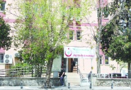 Kamu sağlık sisteminin zayıflatılması halkın yaşam hakkını tehdit ediyor