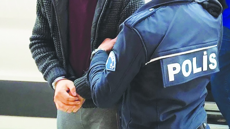 Kırmızı bültenle aranan 2 IŞİD'li Gaziantep’ten çıktı!