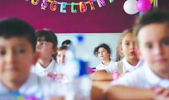 Deprem bölgesindeki okullara dijital destek paketleri dağıtılıyor