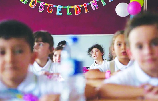 Deprem bölgesindeki okullara dijital destek paketleri dağıtılıyor