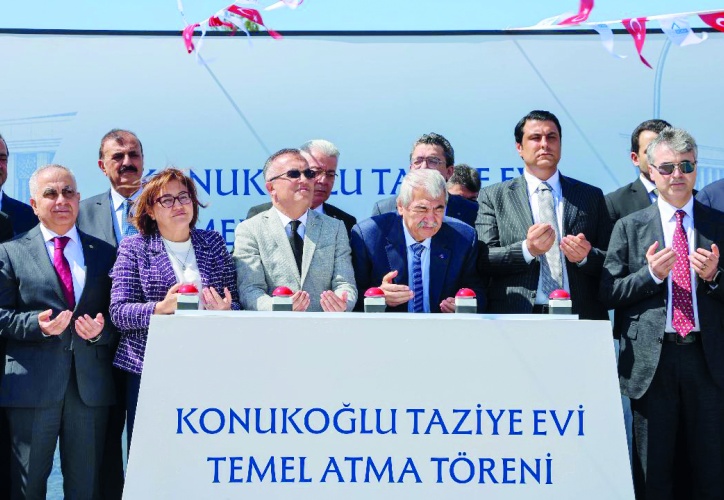 Abdülkadir Konukoğlu taziye evi yaptırıyor
