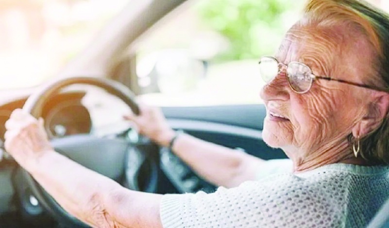 65 yaş üstü sürücüler 3 yılda  bir ehliyet yenileyecek