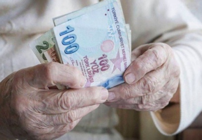 Maaş ve bayram ikramiyesi hesaplara yatmaya başlıyor