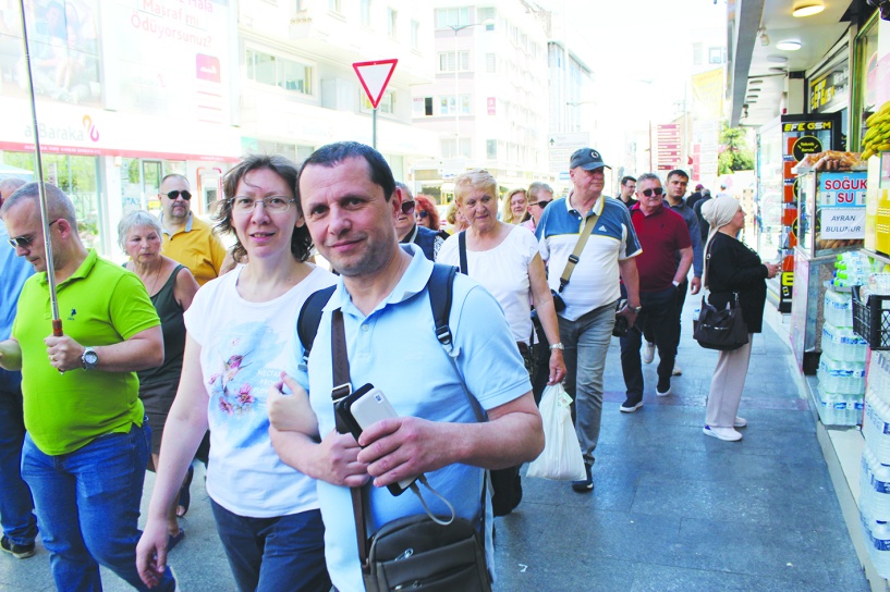 Kaçak turlar nedeniyle  dolandırılanların sayısı çok fazla
