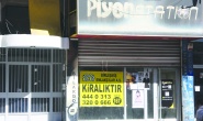 Ekonomik krize direnemeyen  esnaf dükkanına kilit vuruyor