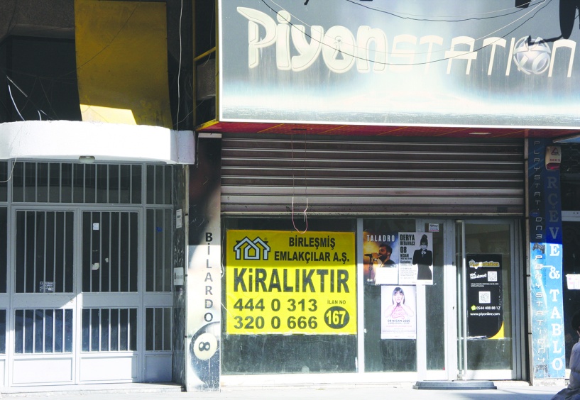 Ekonomik krize direnemeyen  esnaf dükkanına kilit vuruyor