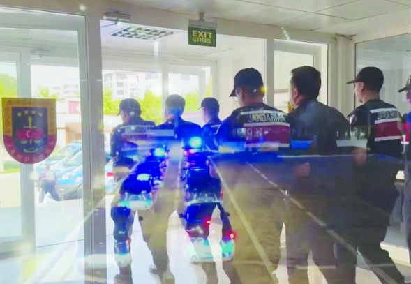 Önce sahte sağlık raporu çetesi  sonra tefeci çetesi yakalandı