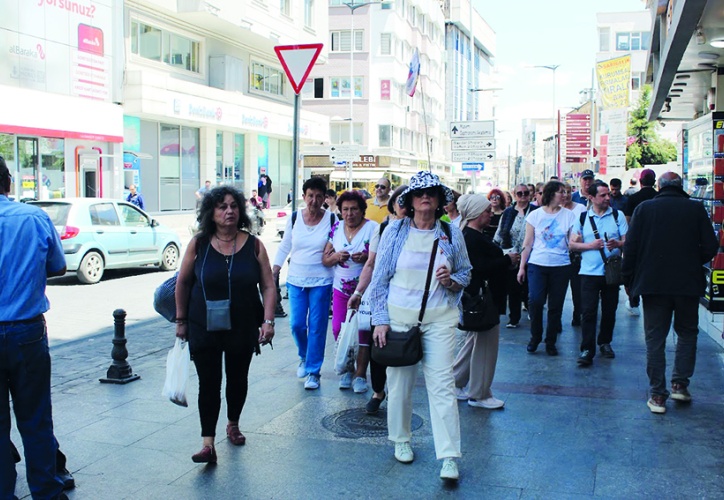 Siyasette kadın varlığının artması toplumsal  dönüşümü de beraberinde getirecek