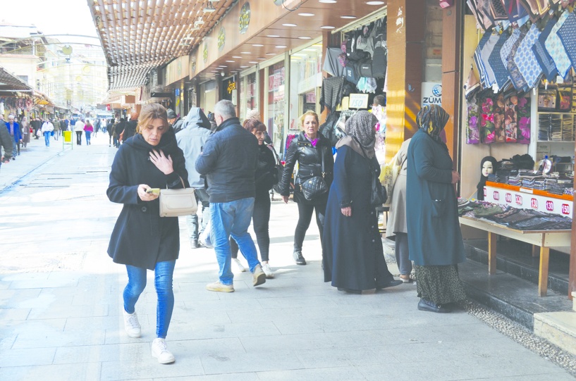 Yoksulluk kıskacındaki yurttaş kredi ve kredi kartına sarıldı