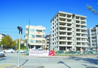 Maaşlar barınmaya bile yetmiyor