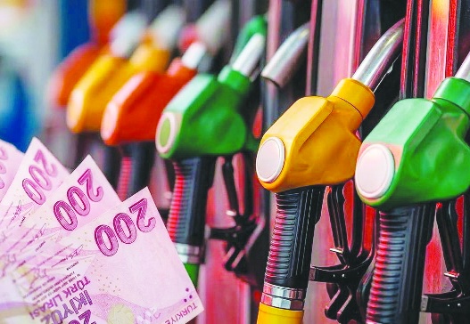 Benzin ve motorine zam geldi