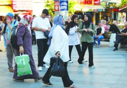 Irkçı ve kadınlara yönelik bakış  açısını ortaya koyan bir söylem