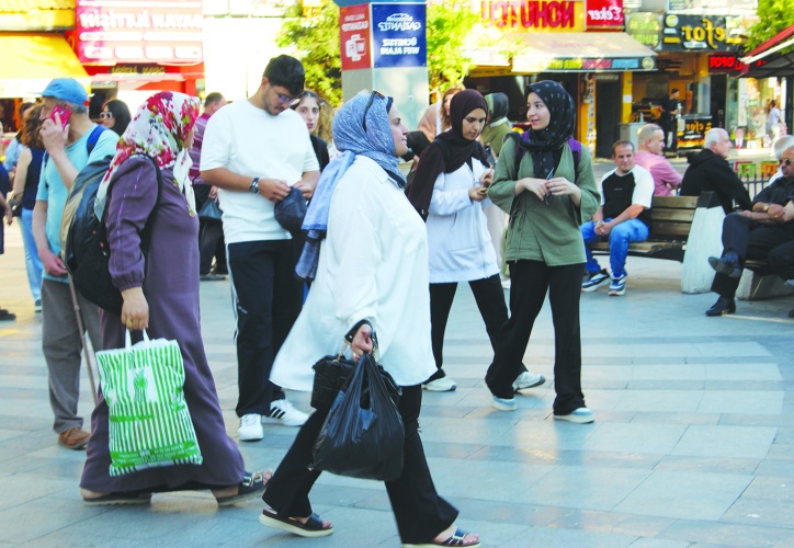 Irkçı ve kadınlara yönelik bakış  açısını ortaya koyan bir söylem