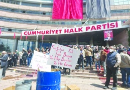 28 PM üyesi istifa etti… Karar 45 gün içinde kurultaya gidilmesi için alındı