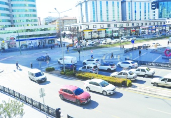 Kentteki araç sayısı  son bir ayda 2 bin 526 arttı