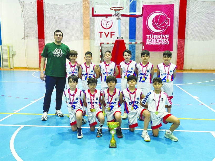 SANKO Okulları Erkek basketbol takımı şampiyon oldu