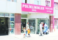 Sağlık sistemi hizmet veren emekçileri  hasta ediyor ve yaşamlarına mal oluyor