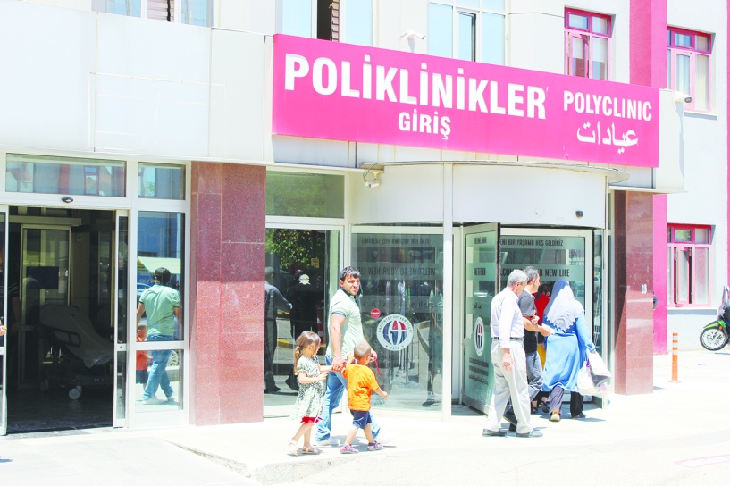 Sağlık sistemi hizmet veren emekçileri  hasta ediyor ve yaşamlarına mal oluyor