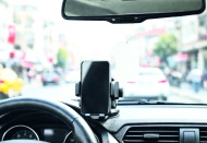 Ön cama monte edilen telefon tutucular resmen serbest hale geldi