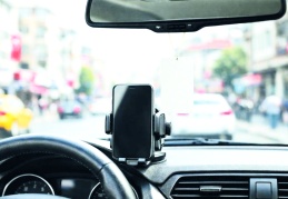 Ön cama monte edilen telefon tutucular resmen serbest hale geldi