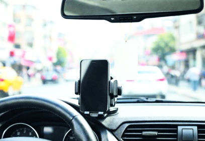 Ön cama monte edilen telefon tutucular resmen serbest hale geldi